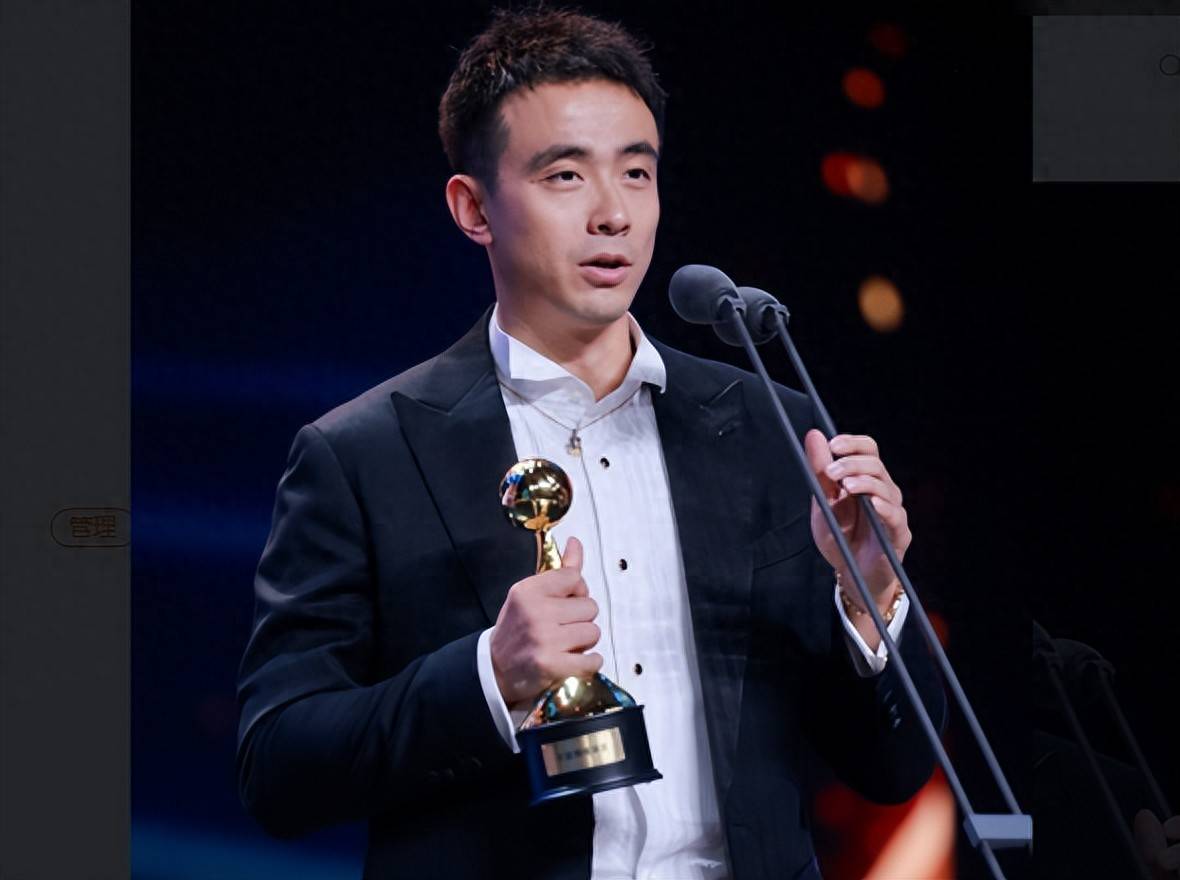  赵继伟赛后谦逊发言登热搜，新疆男篮小胜广州队引发热议